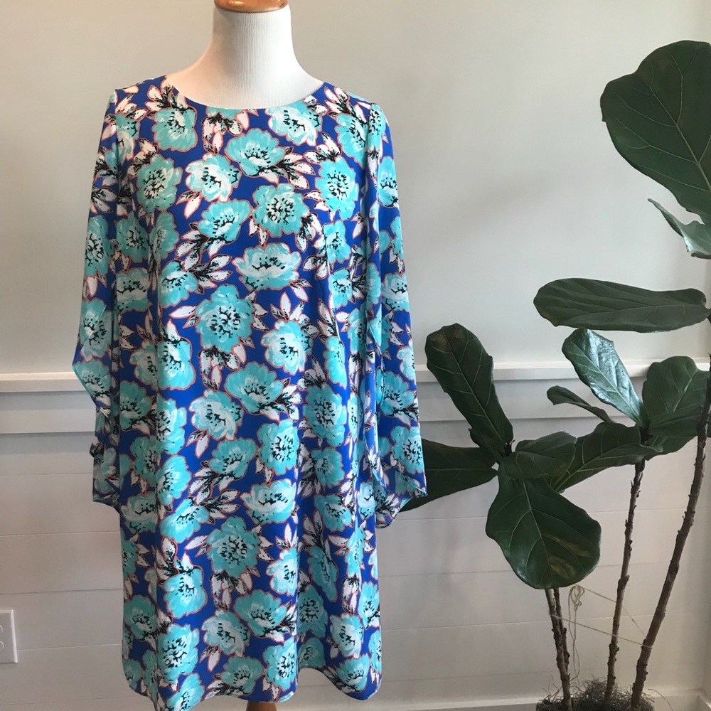 NWT Kaari Blue Cape Sleeve Dress